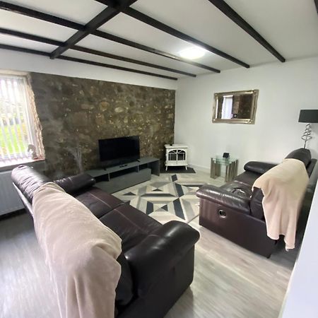 Beautiful Renovated Former Coach House Llandeilo Exterior photo