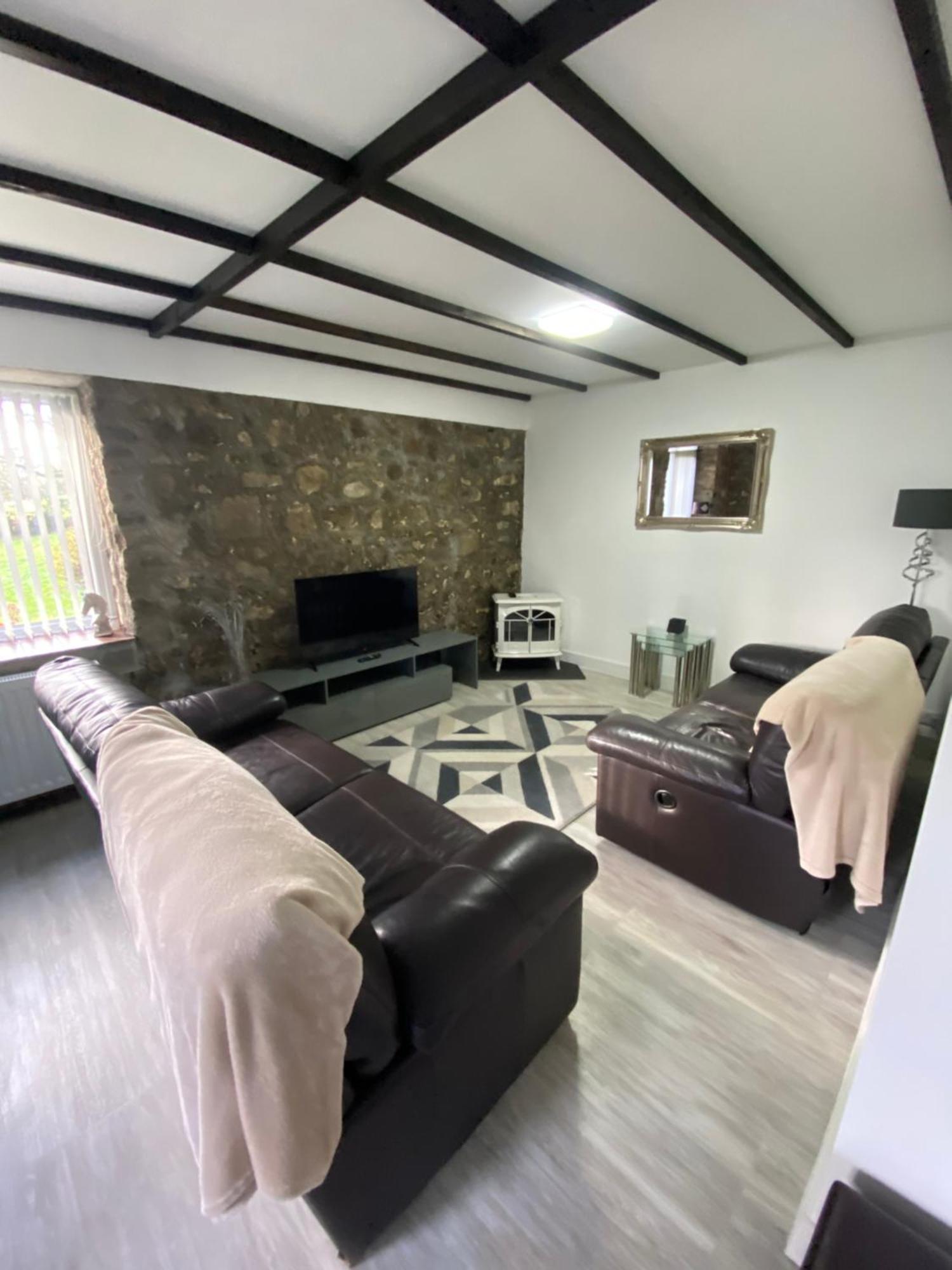 Beautiful Renovated Former Coach House Llandeilo Exterior photo